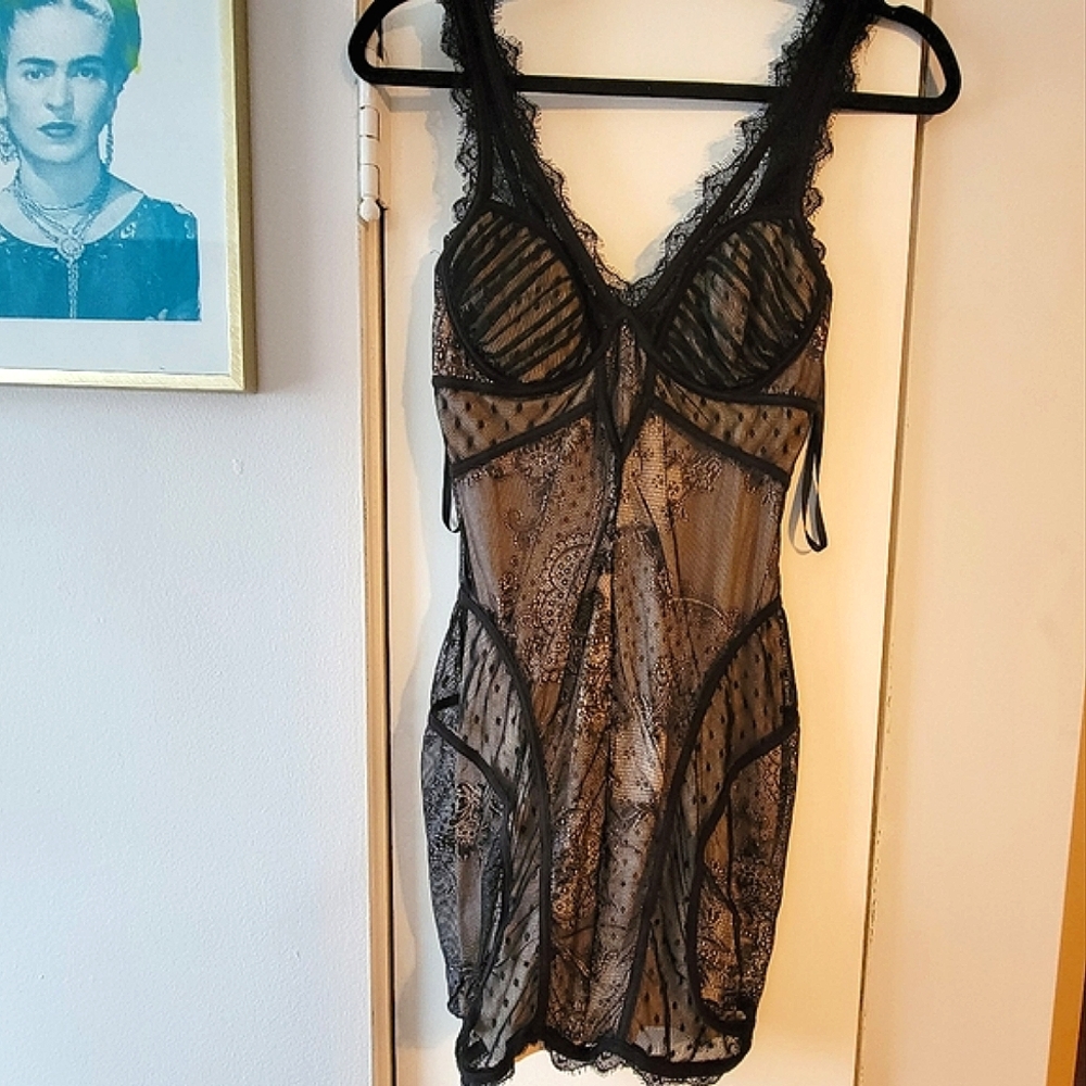 Bebe lace mini dress